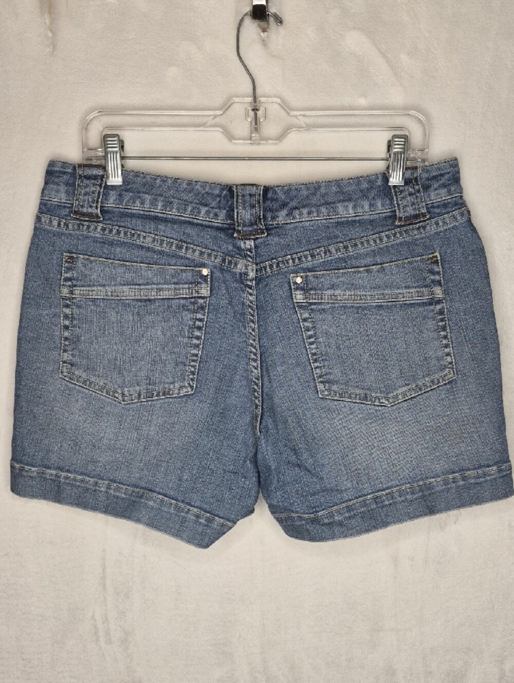 White House Black Market Blanc Denim Cargo Cuffed Shorts - Blue Size 8 - Picture 5 of 9